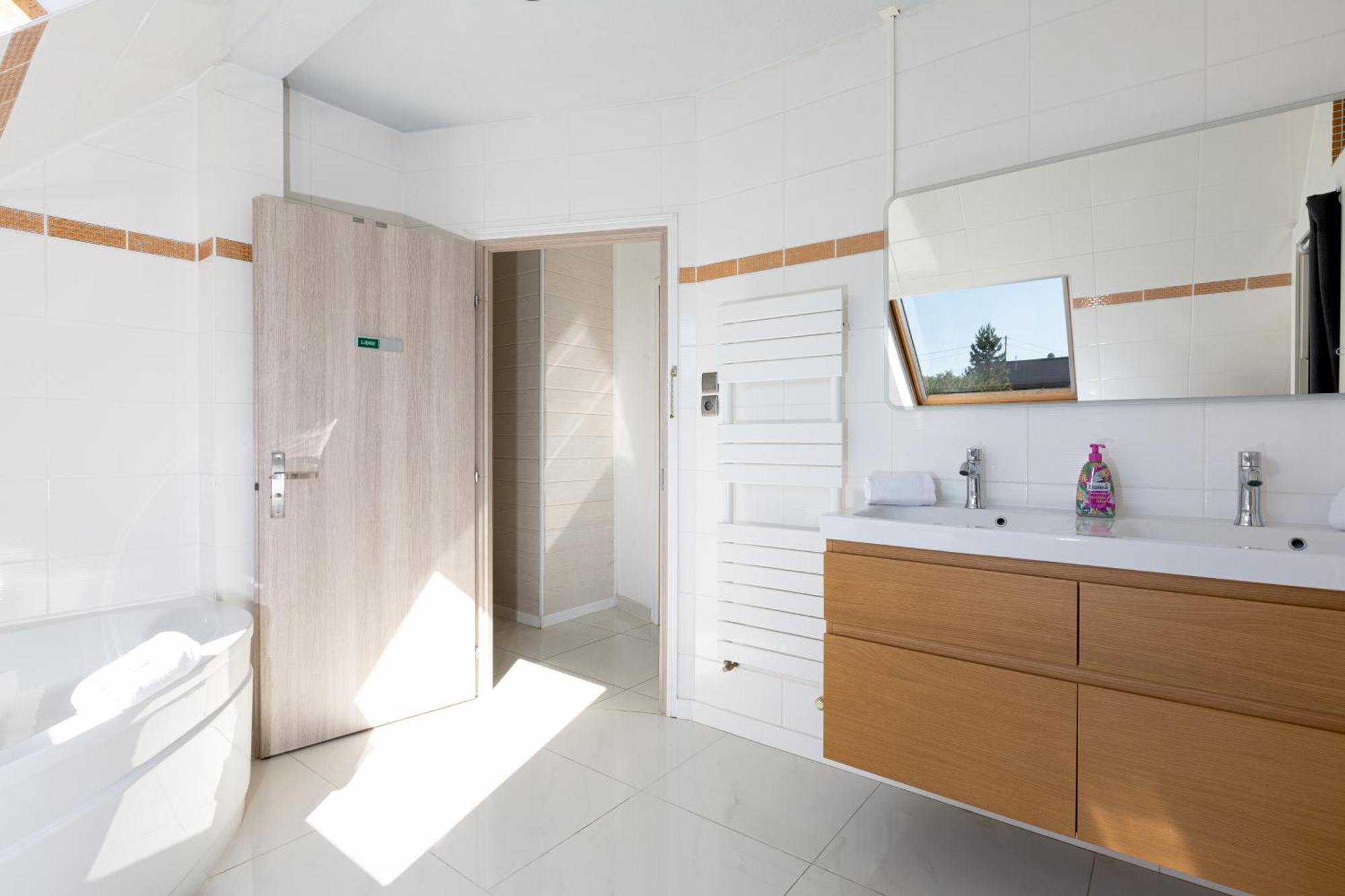 Gites Spa Strasbourg - Villa Cerf - Spa Prive, Sauna, Borne D'Arcade, Babyfoot Ittenheim Exterior foto